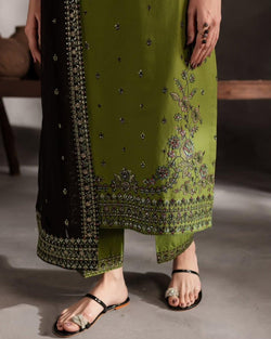 Ezza 3PC – Elegance in Every Thread
