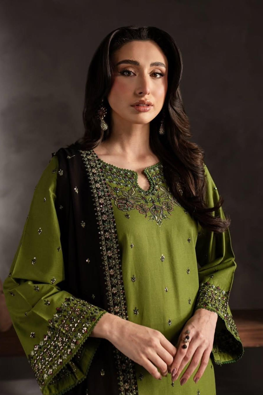 Ezza 3PC – Elegance in Every Thread