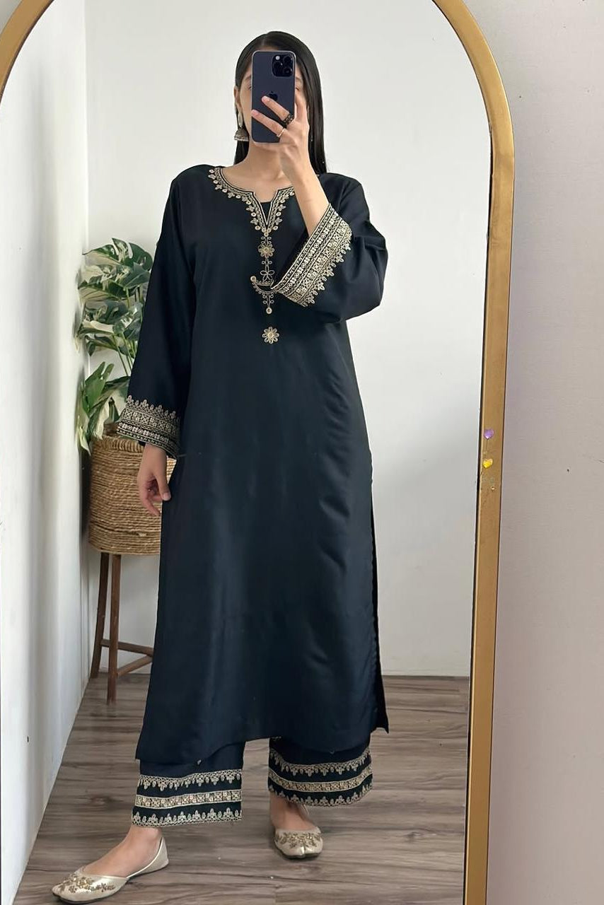 BLACK IRIS 2PC
