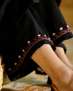 BLACK LUXE  EMB 2Pc