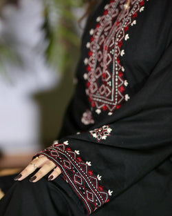 BLACK LUXE  EMB 2Pc